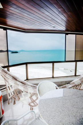 Apto frente mar Bal Camboriu pé na areia fantástica e encantadora vista mar